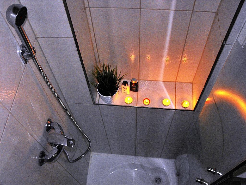 Central Budapest Apartment Room photo